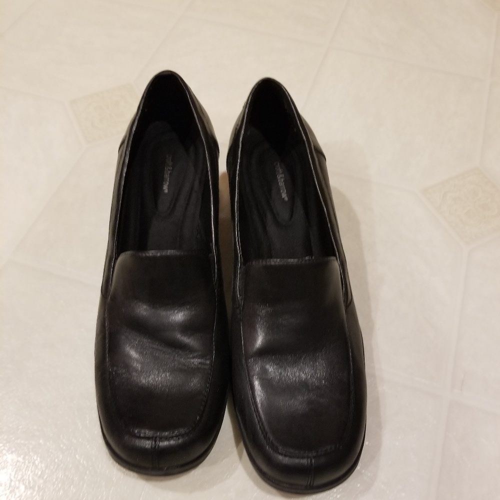 Dress shoes